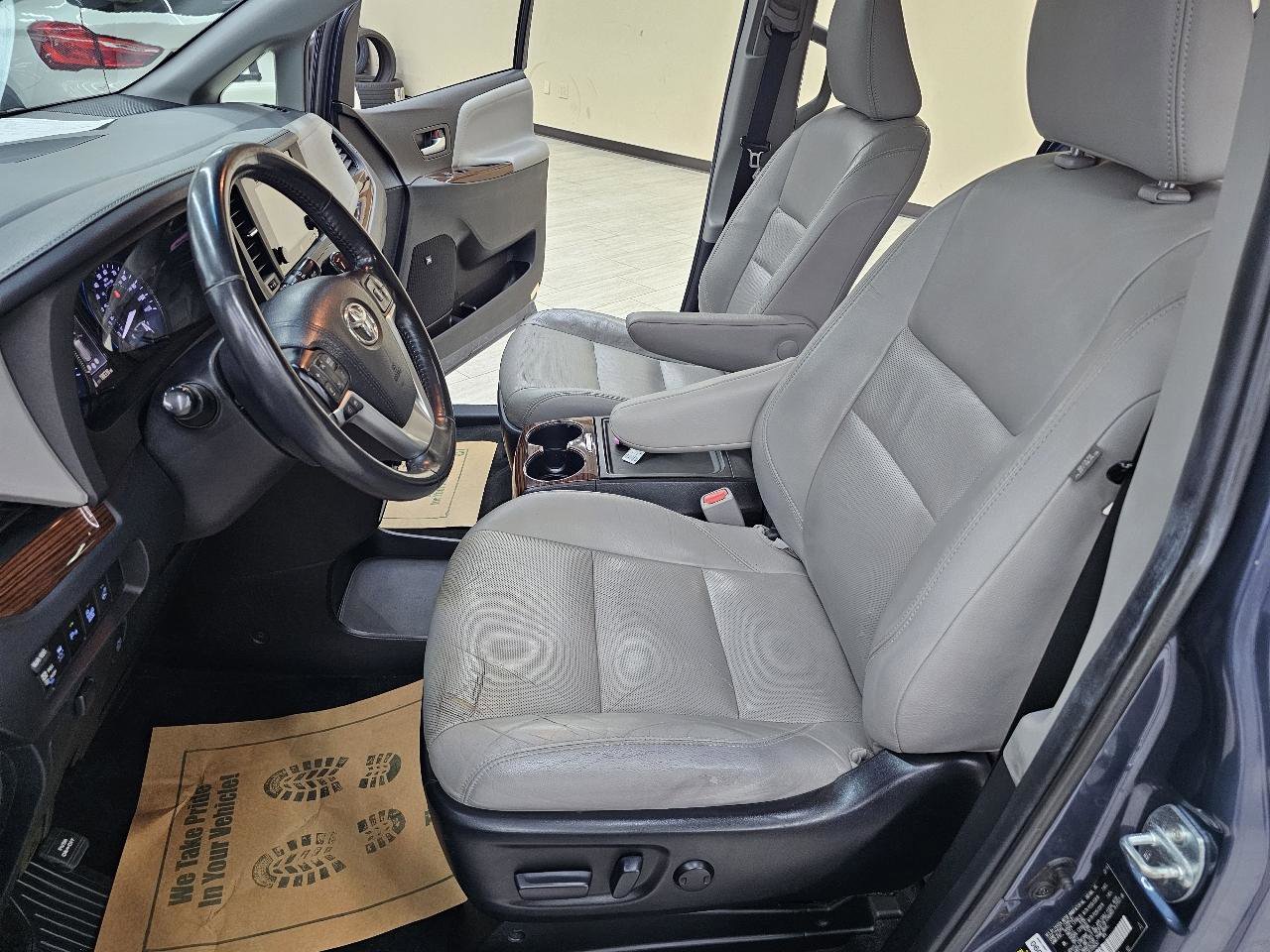 Used 2015 Toyota Sienna Limited FWD image 20