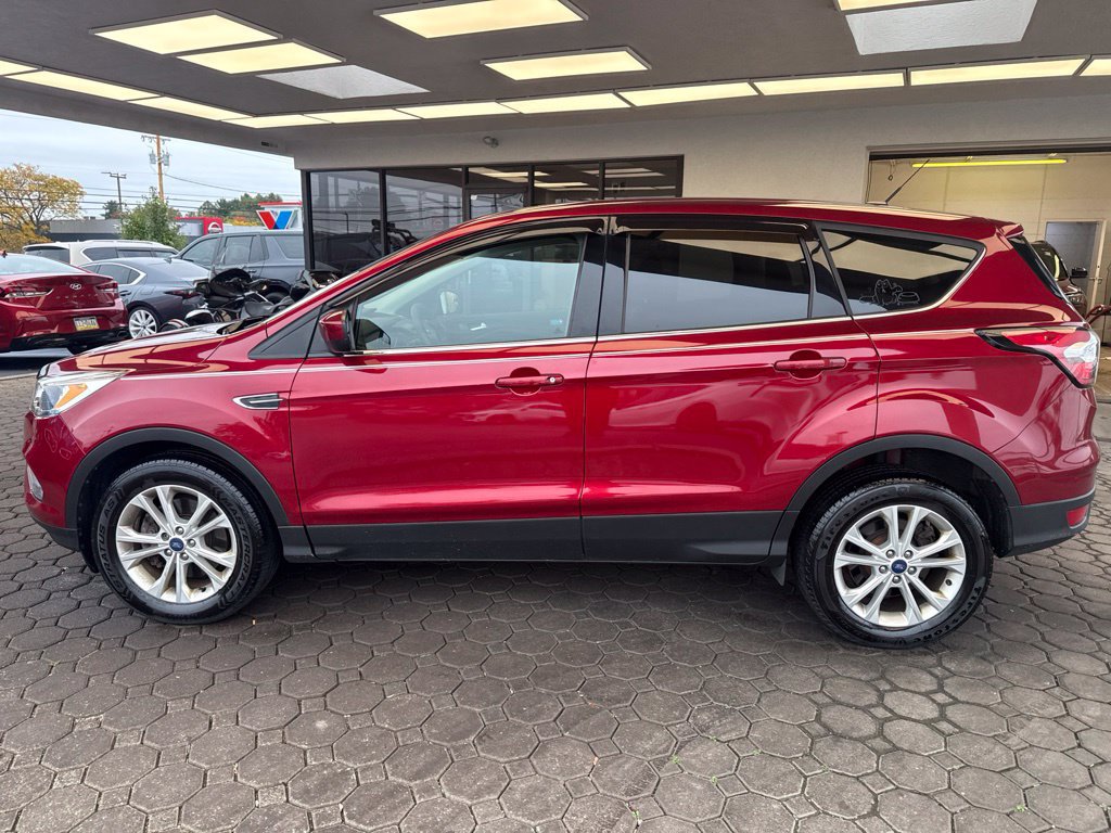 Used 2017 Ford Escape SE AWD/4WD image 9