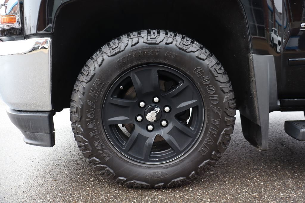 Used 2018 Chevrolet Silverado 1500 LT w/ All Star Edition image 24