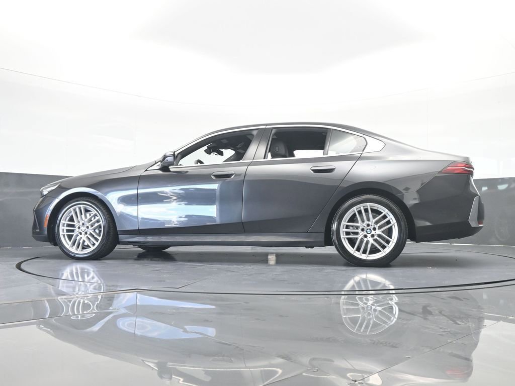 Used 2024 BMW 530i xDrive image 74