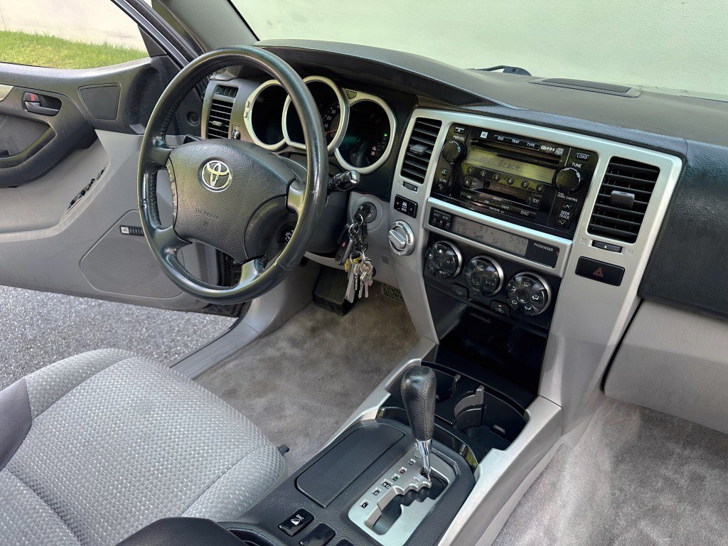Used 2003 Toyota 4Runner SR5 AWD/4WD image 29