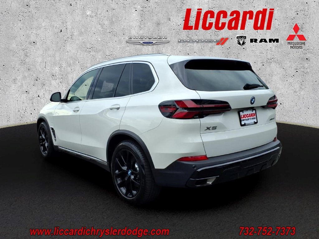 Used 2025 BMW X5 xDrive50e AWD/4WD image 4