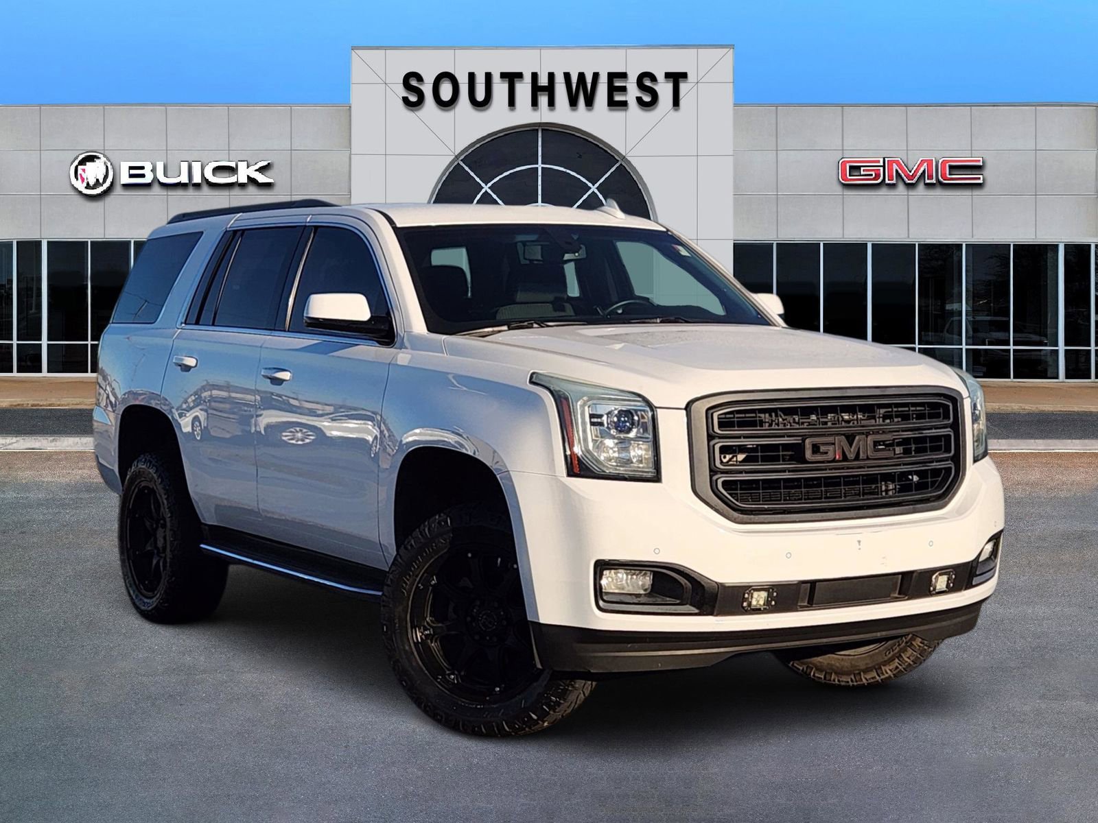 Used 2016 GMC Yukon SLE w/ Convenience Package image 1