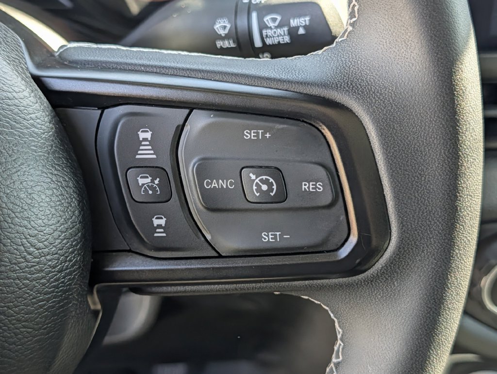 Used 2025 Jeep Gladiator Sport AWD/4WD image 21