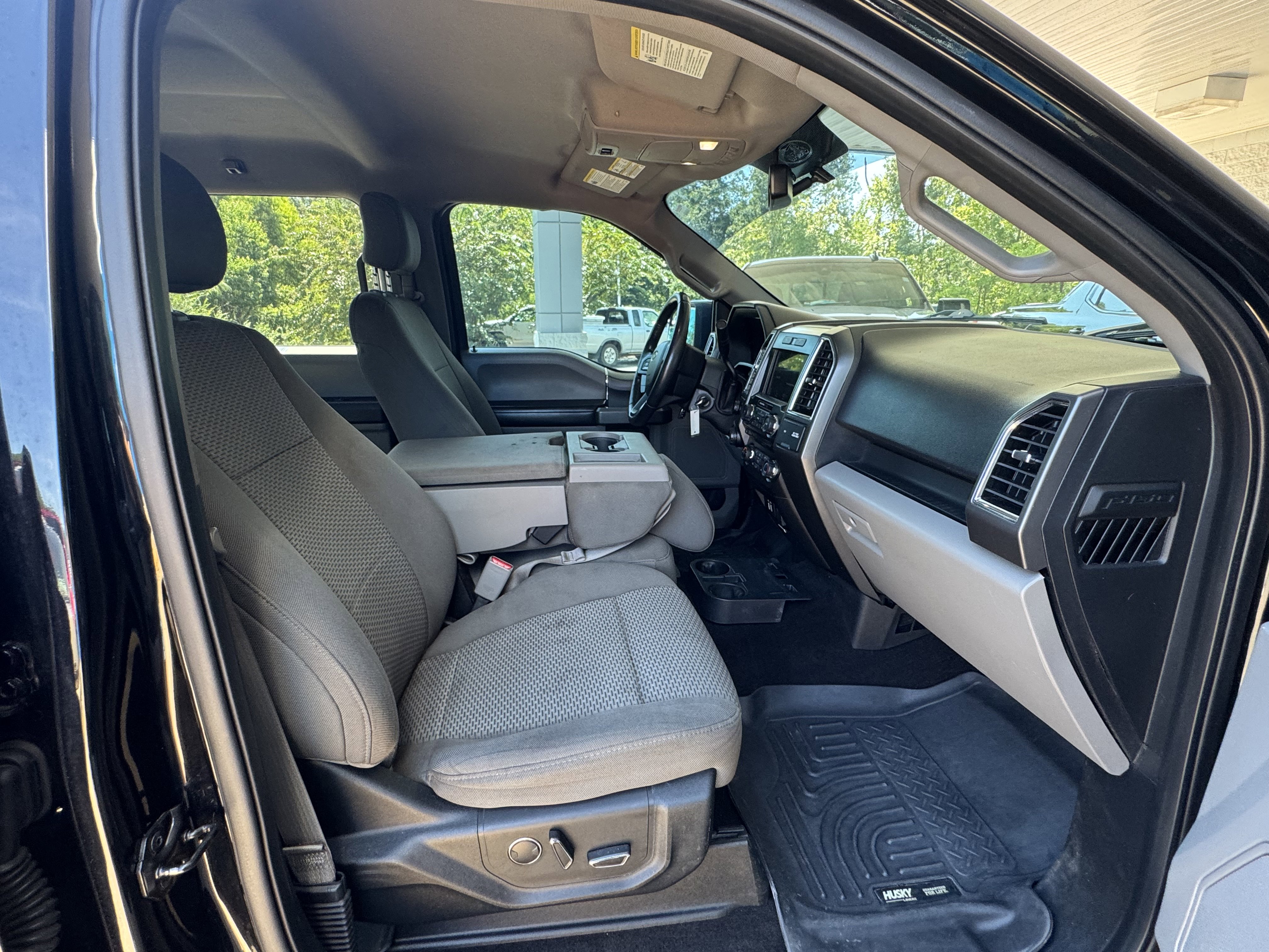 Used 2017 Ford F150 XLT w/ Equipment Group 302A Luxury image 16