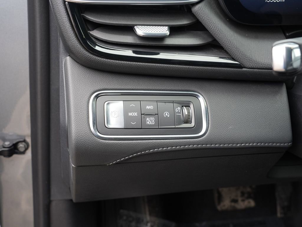 Used 2025 Buick Enclave Sport Touring image 17