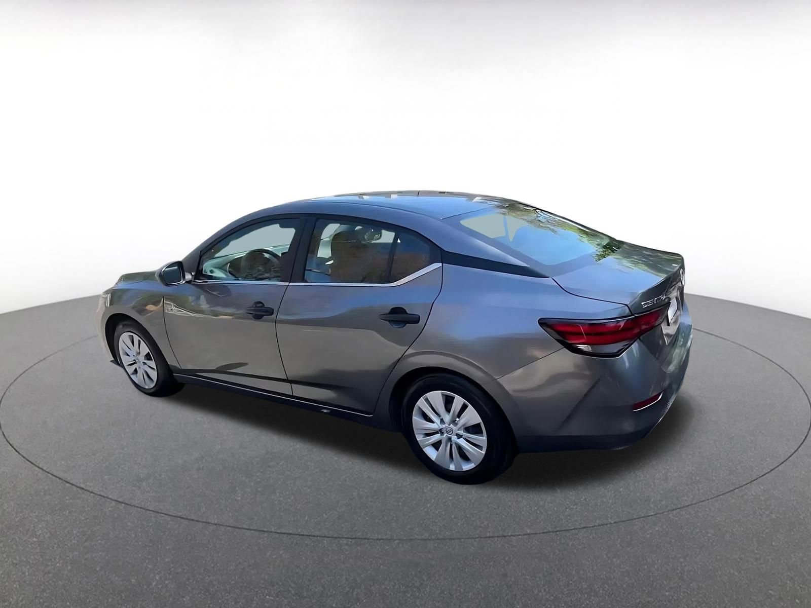 Used 2025 Nissan Sentra S FWD image 9