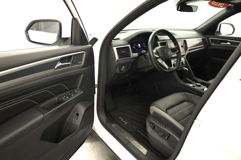 Used 2020 Volkswagen Atlas Cross Sport SEL Premium image 9