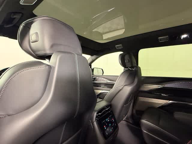 New 2026 Cadillac Escalade IQL Sport 2 w/ LPO, ONYX Package AWD/4WD image 25