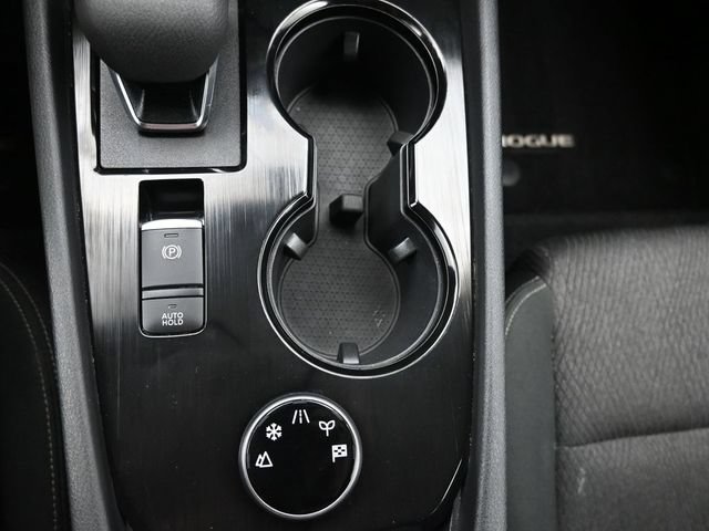 Used 2025 Nissan Rogue SV AWD/4WD image 17