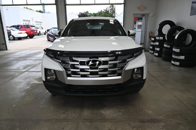 Used 2023 Hyundai Santa Cruz SEL AWD/4WD image 2