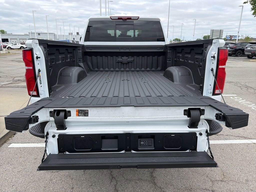 New 2026 Chevrolet Silverado 2500 ZR2 w/ LPO, Dark Essentials Package AWD/4WD image 14