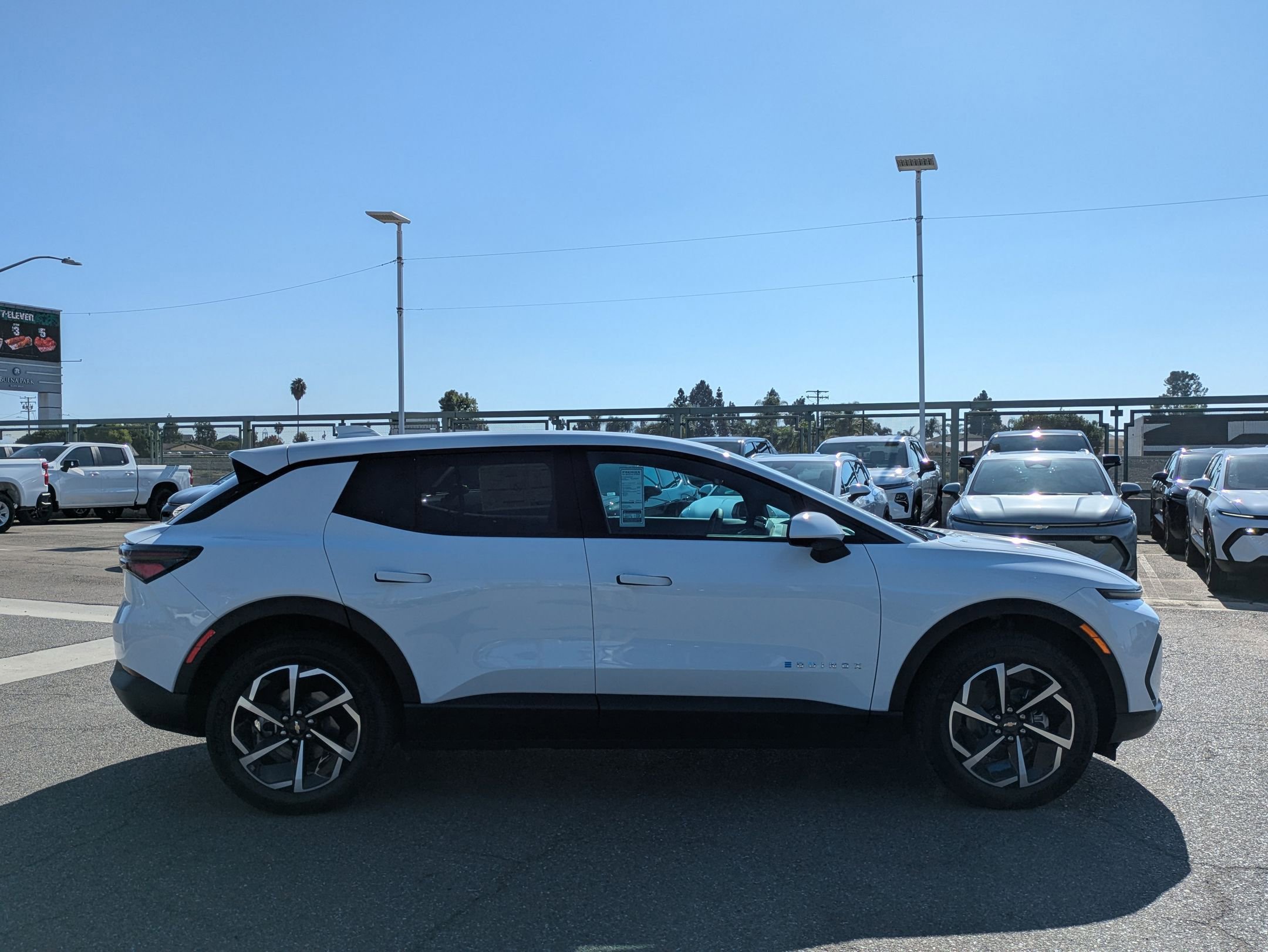 Used 2026 Chevrolet Equinox EV LT image 6
