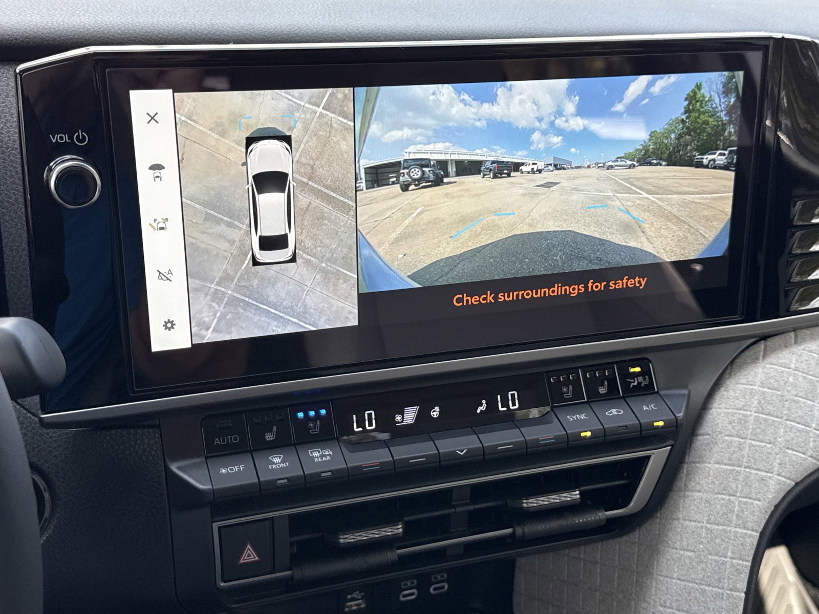 Used 2026 Toyota Camry XLE w/ Premium Plus Package image 27