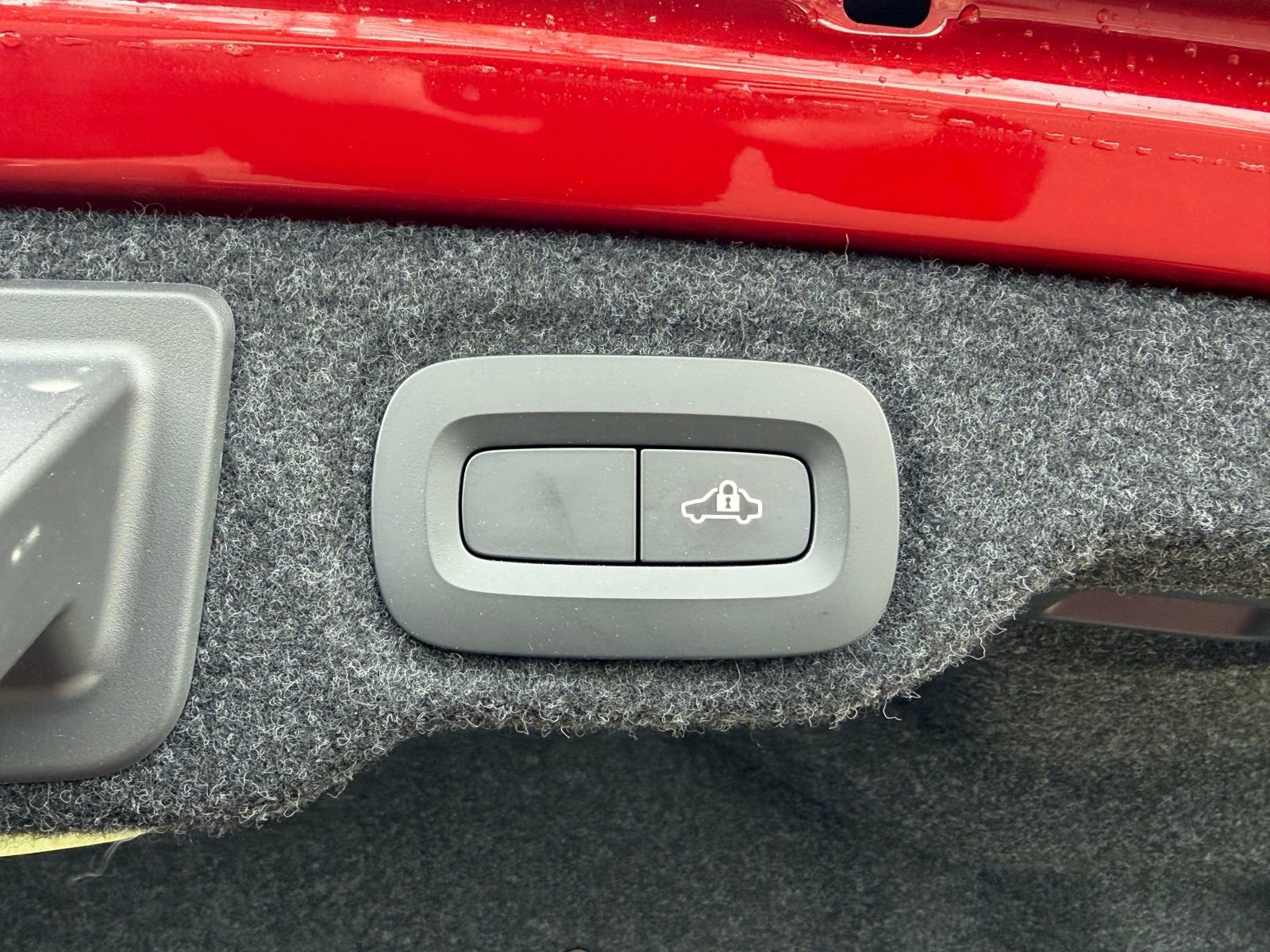 Used 2021 Volvo S60 T5 Momentum w/ Climate Package image 17