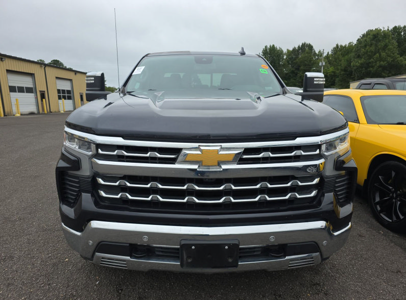 Used 2024 Chevrolet Silverado 1500 LTZ AWD/4WD image 6