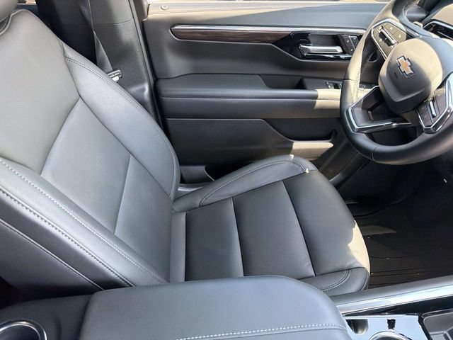Used 2025 Chevrolet Tahoe LT w/ Comfort Package RWD image 13