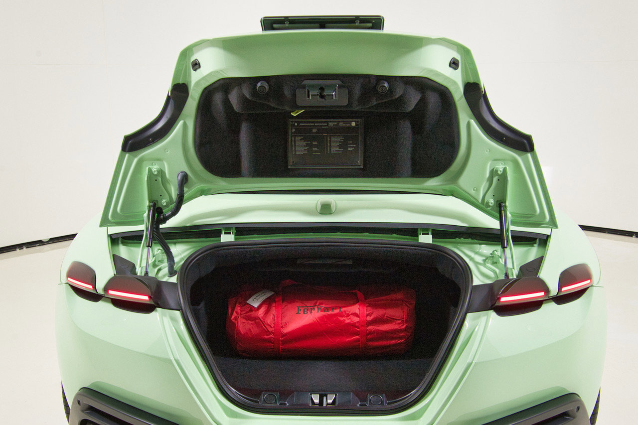 Certified 2025 Ferrari Roma Spider image 30