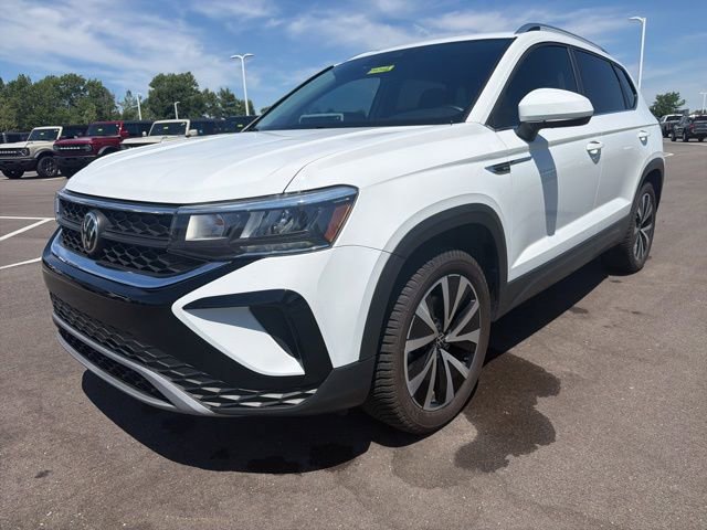 Used 2022 Volkswagen Taos SE w/ IQ.Drive SE Package AWD/4WD video 2