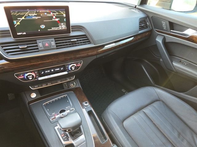 Used 2020 Audi Q5 2.0T Premium Plus w/ Premium Plus Package image 16
