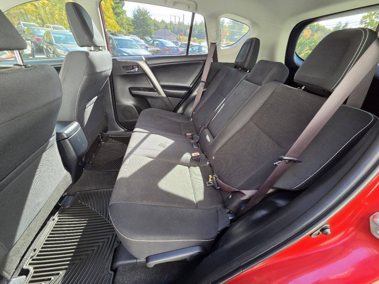 Used 2016 Toyota RAV4 XLE w/ Convenience Package AWD/4WD image 12