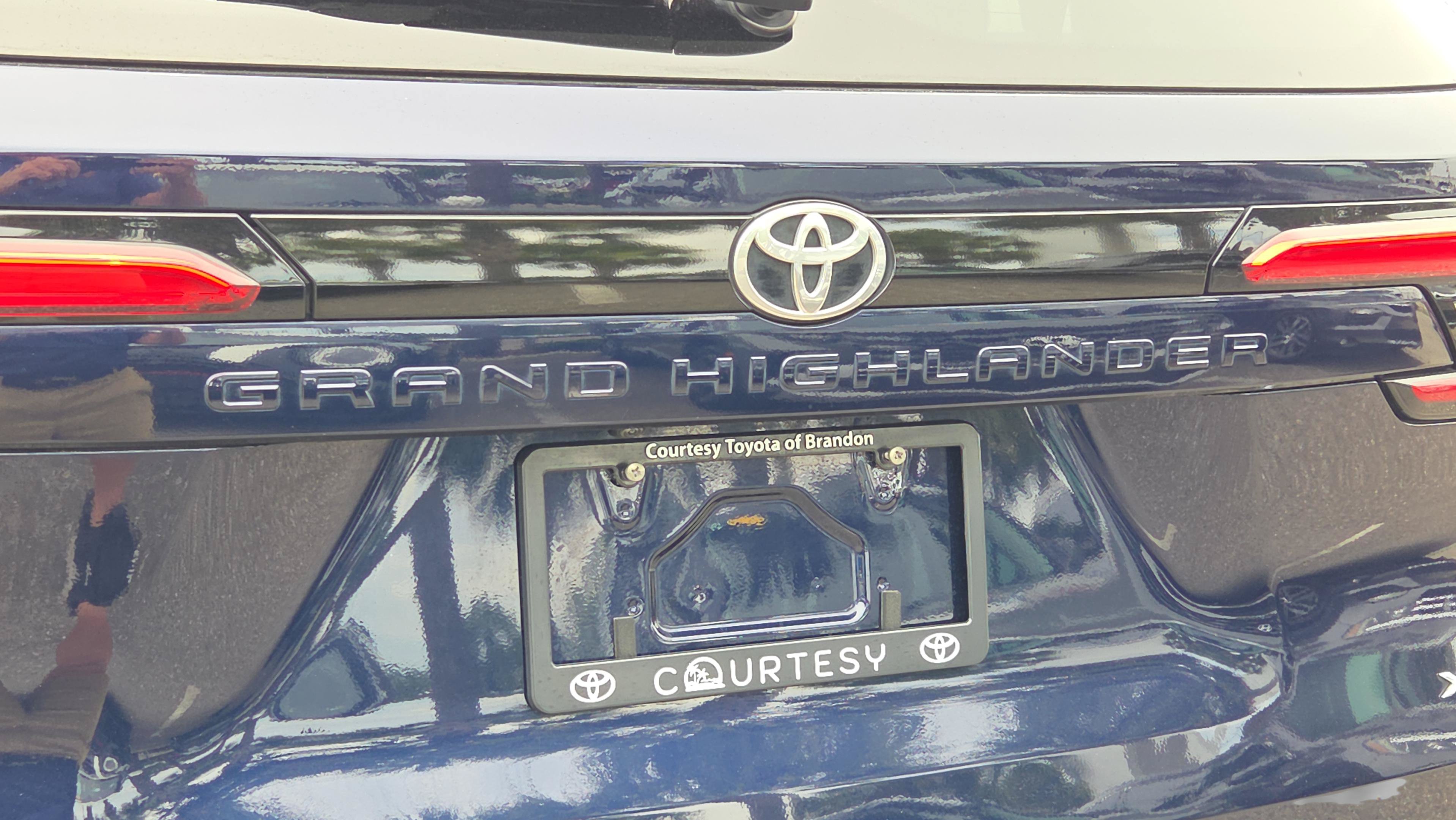 Certified 2024 Toyota Grand Highlander FWD image 32