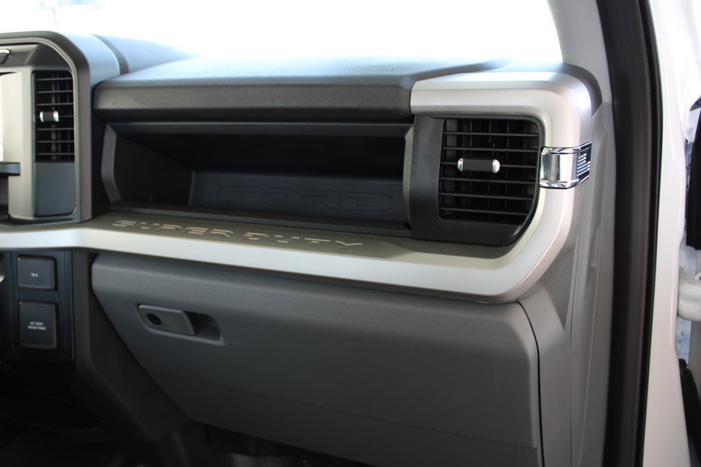 Used 2024 Ford F250 XL w/ XL Chrome Package image 26