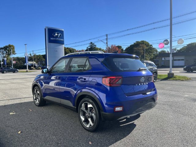 Used 2022 Hyundai Venue SEL FWD image 5
