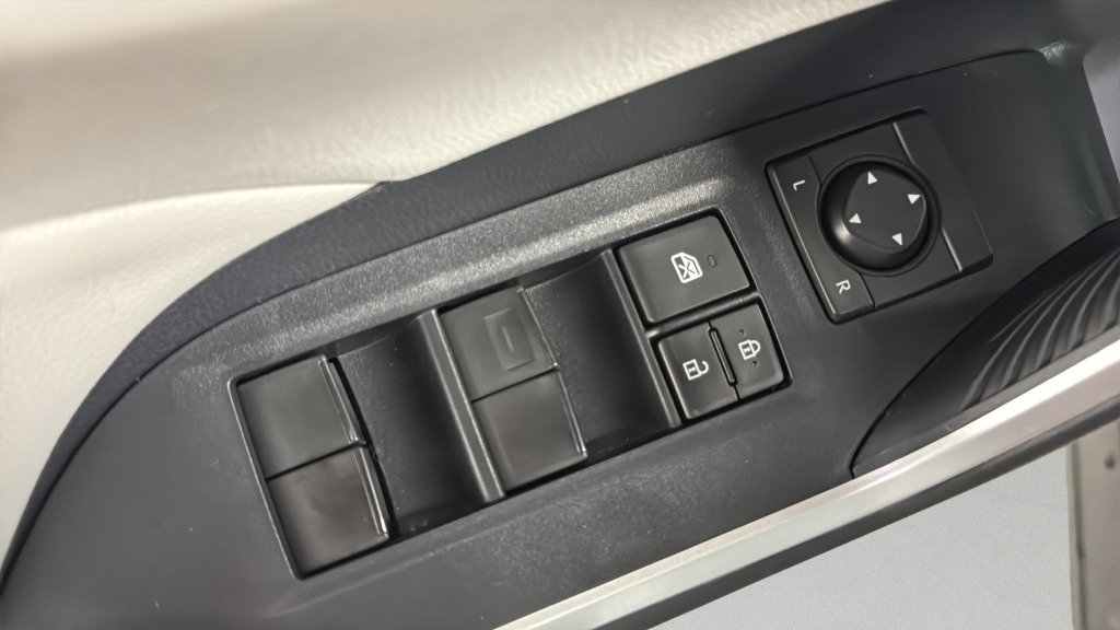 Used 2019 Toyota RAV4 XLE FWD image 15