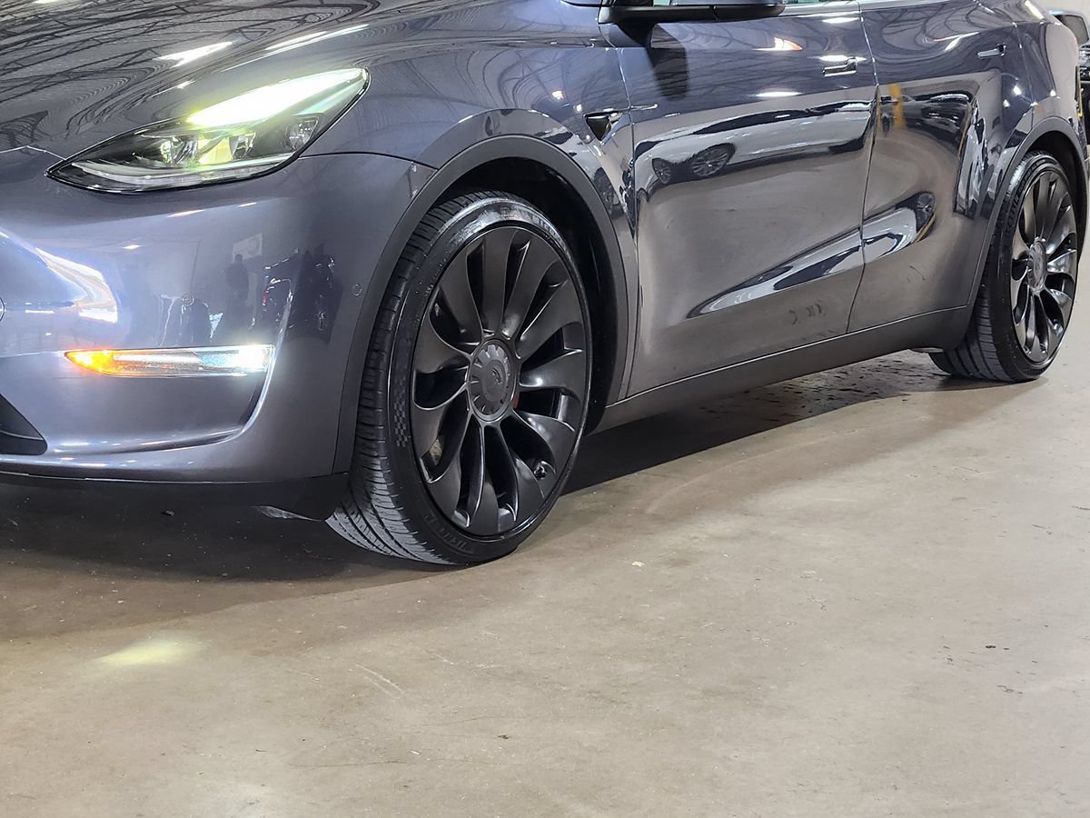 Used 2022 Tesla Model Y Performance AWD/4WD image 17