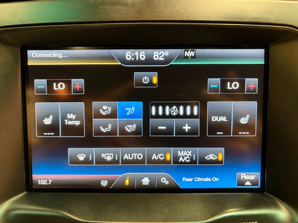 Used 2015 Ford Explorer XLT w/ Equipment Group 202A AWD/4WD image 20