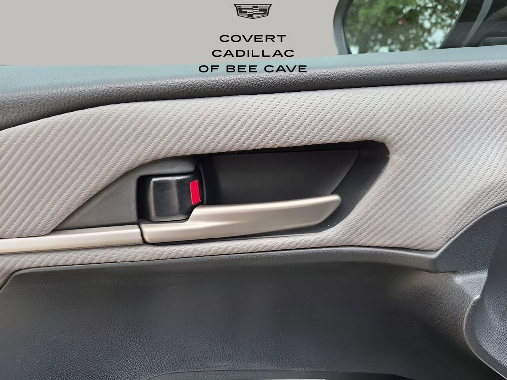 Used 2025 Toyota Camry SE w/ Convenience Package image 29