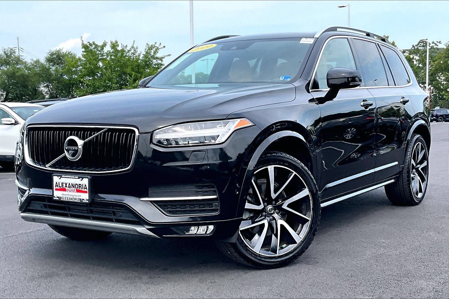 Used 2019 Volvo XC90 T6 Momentum w/ Advanced Package