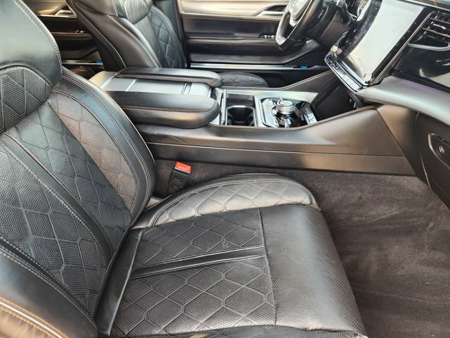 Used 2022 Jeep Grand Wagoneer Series III AWD/4WD image 19