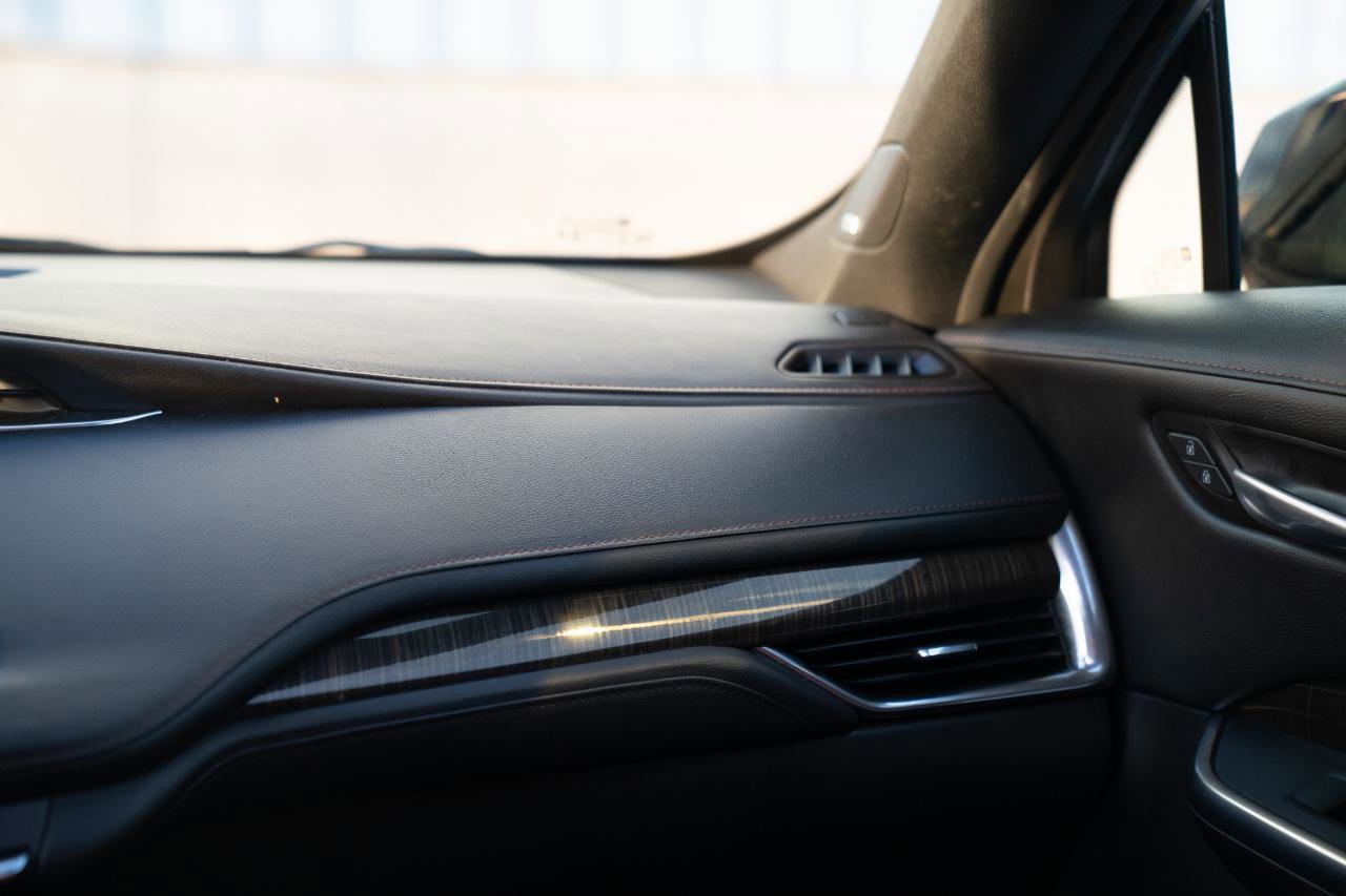 Used 2023 Cadillac XT4 Sport image 32