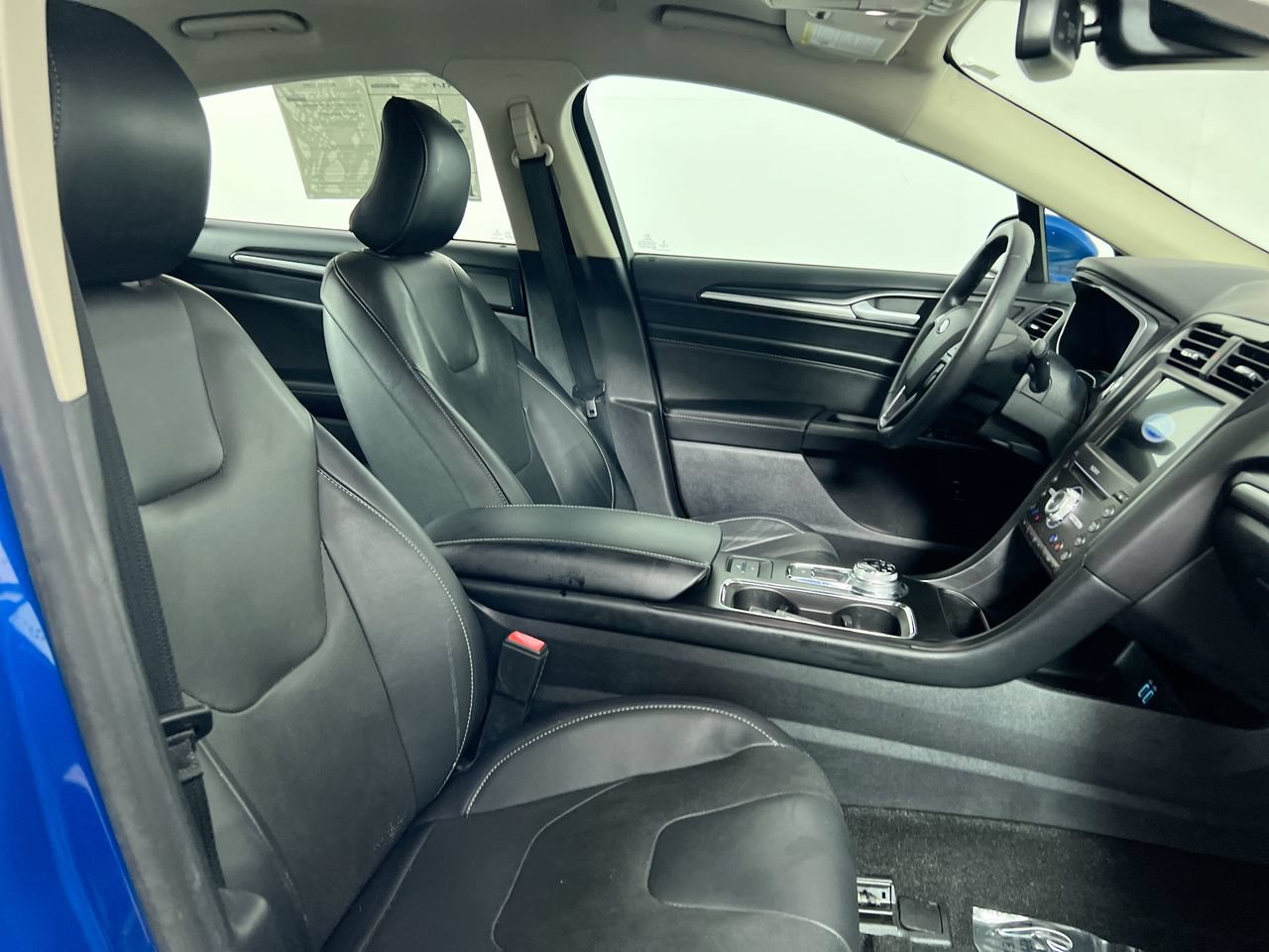 Used 2019 Ford Fusion Energi Titanium FWD image 28