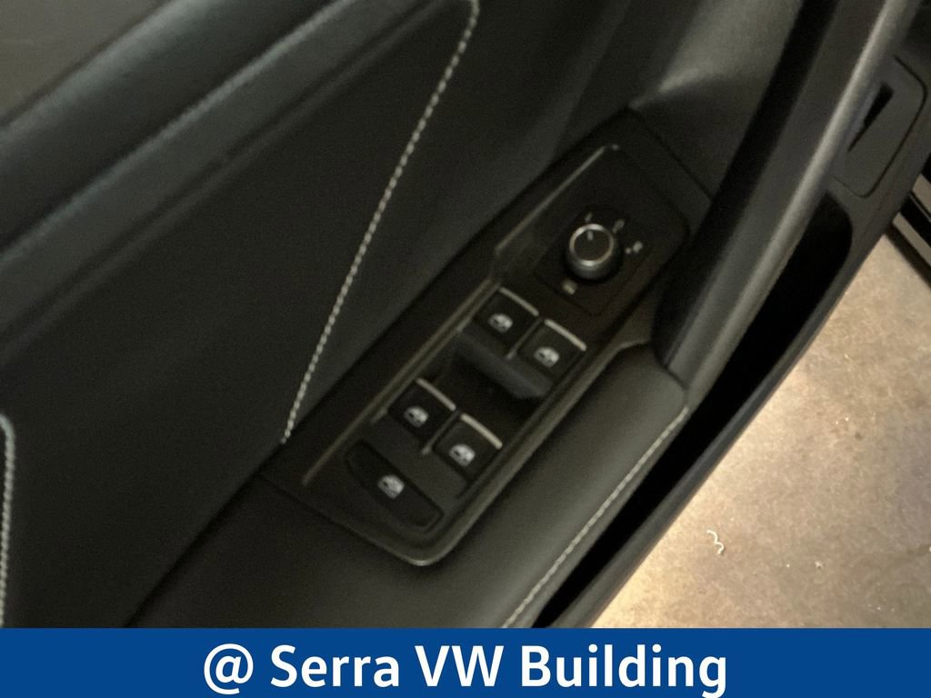 Used 2024 Volkswagen Tiguan SE R-Line AWD/4WD image 18