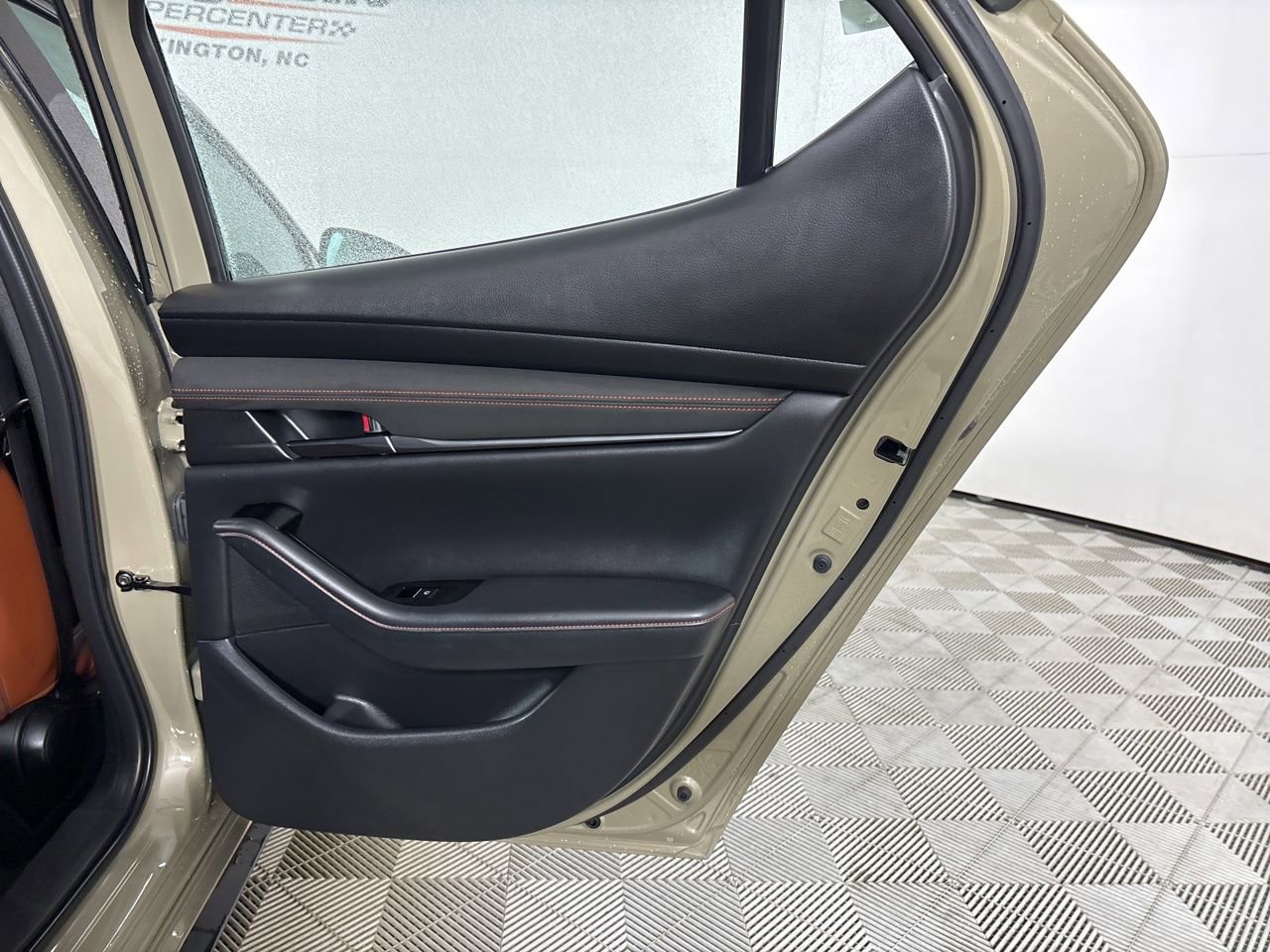 Used 2024 MAZDA MAZDA3 s image 26