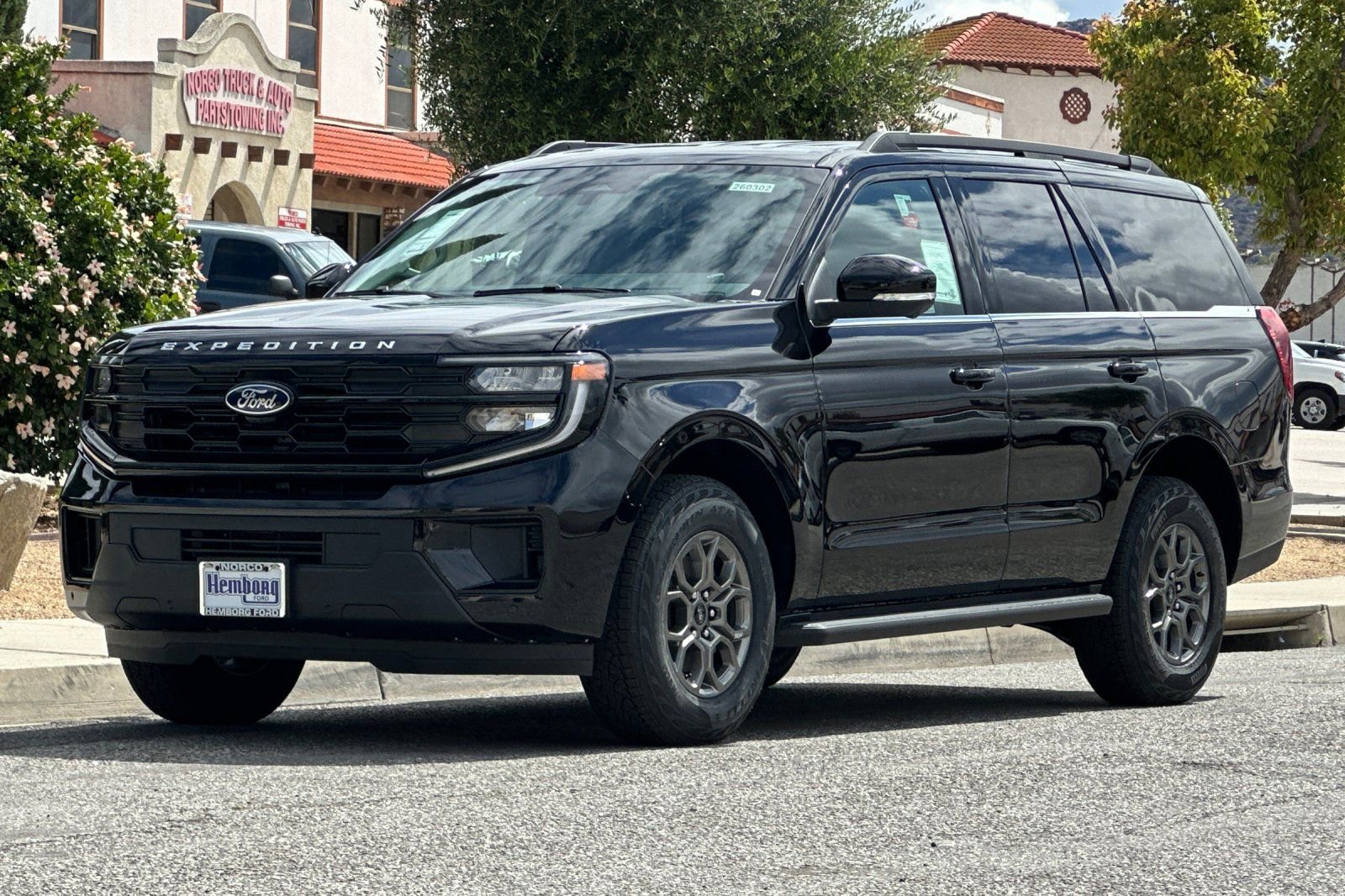 New 2026 Ford Expedition Active RWD image 8