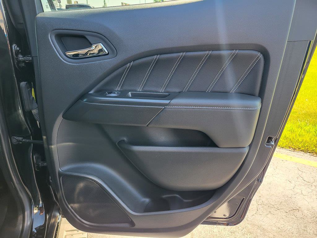 Certified 2022 GMC Canyon Denali w/ Denali Black Edition Package image 25