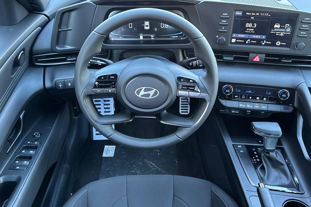 New 2025 Hyundai Elantra Sport image 11