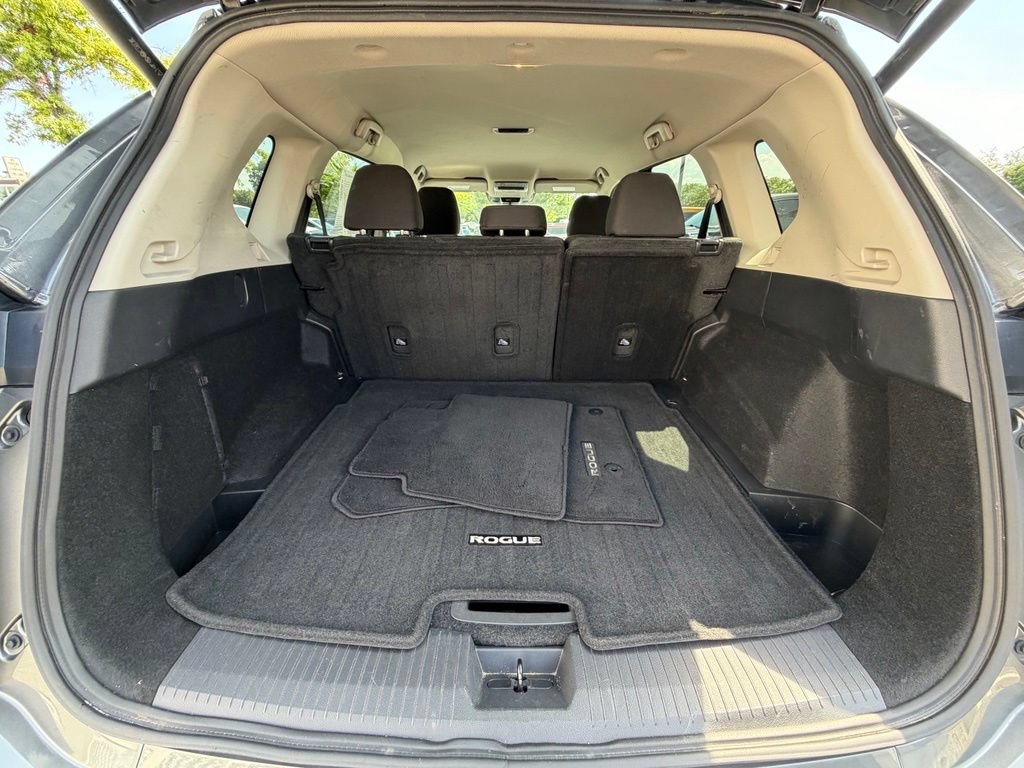 Used 2025 Nissan Rogue SV FWD image 32