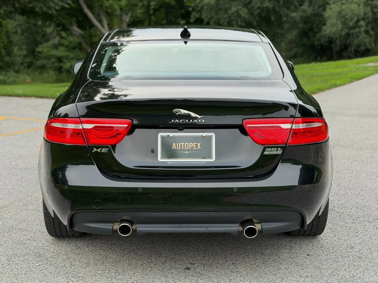 Used 2017 Jaguar XE Premium AWD/4WD image 13