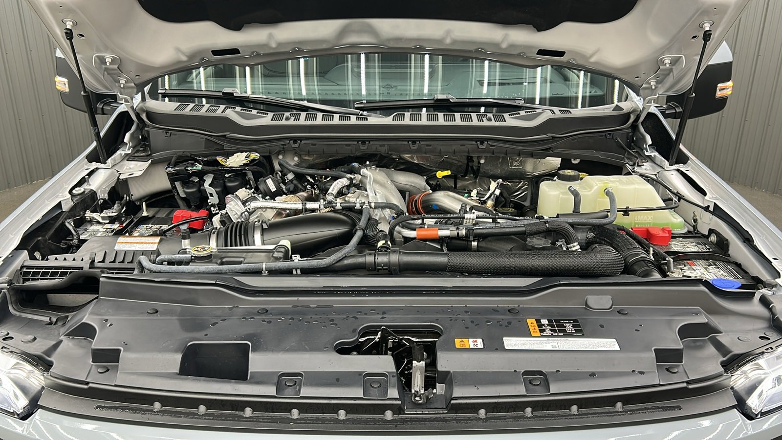 Used 2025 Ford F450 Platinum w/ FX4 Off-Road Package image 21