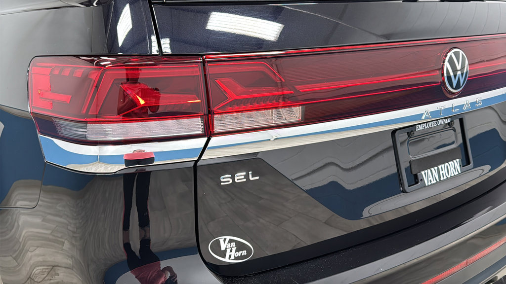 Used 2025 Volkswagen Atlas SEL AWD/4WD image 41