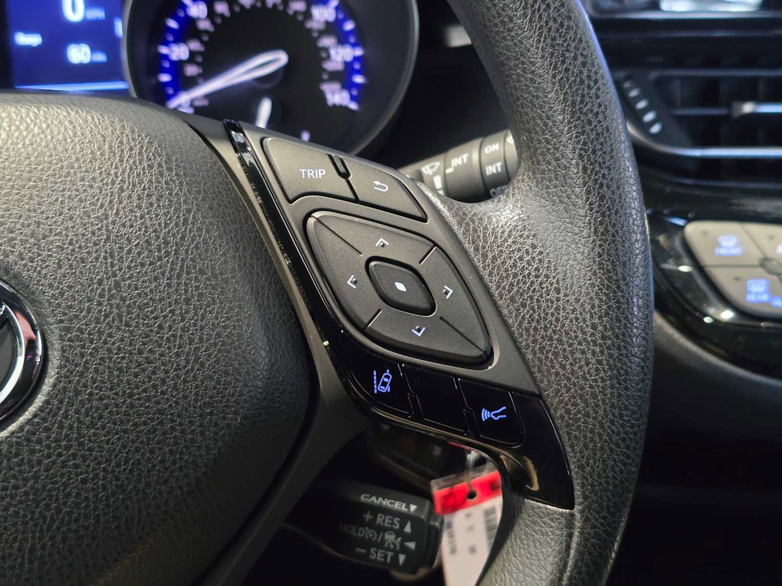 Used 2019 Toyota C-HR LE image 28