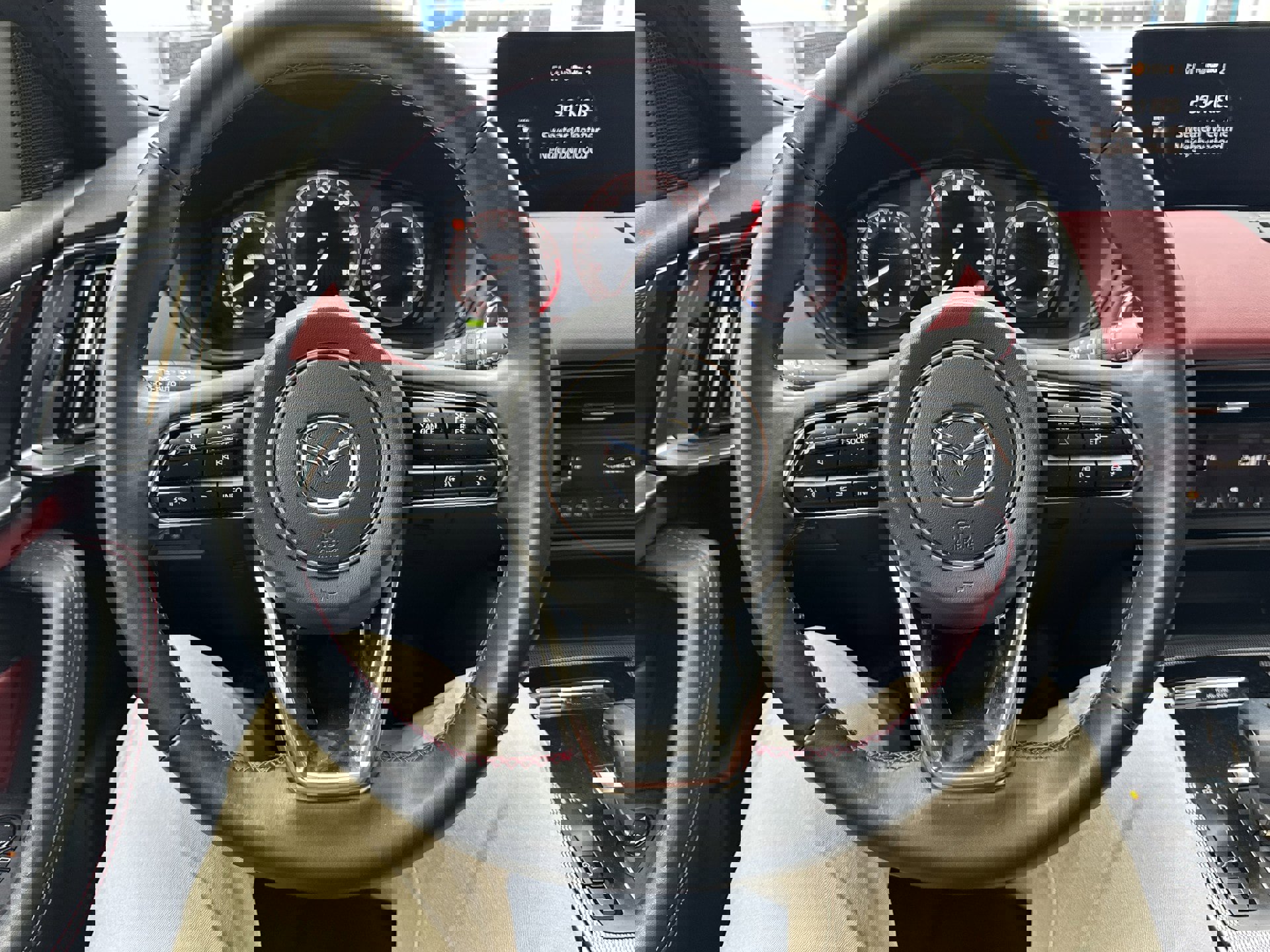 Used 2025 MAZDA CX-70 3.3 Turbo w/ Premium Plus Pkg image 14