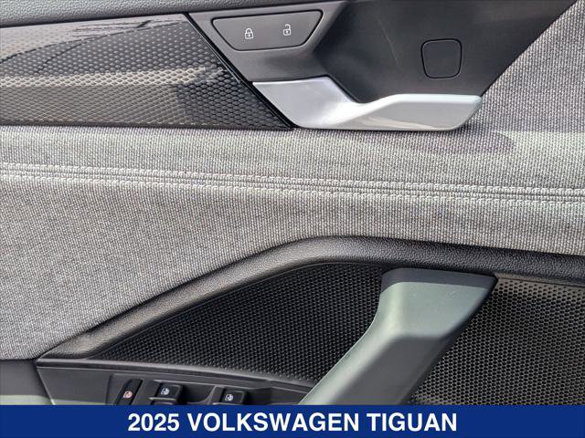 Used 2025 Volkswagen Tiguan S image 11