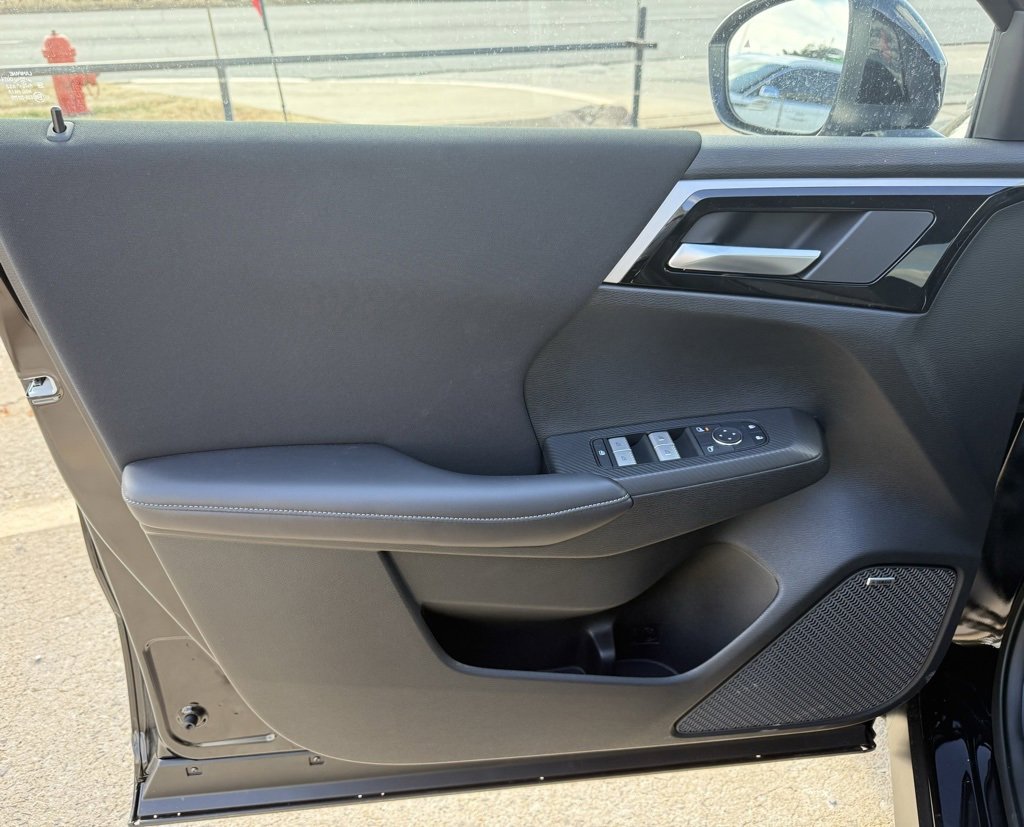 New 2026 Mitsubishi Outlander ES image 14