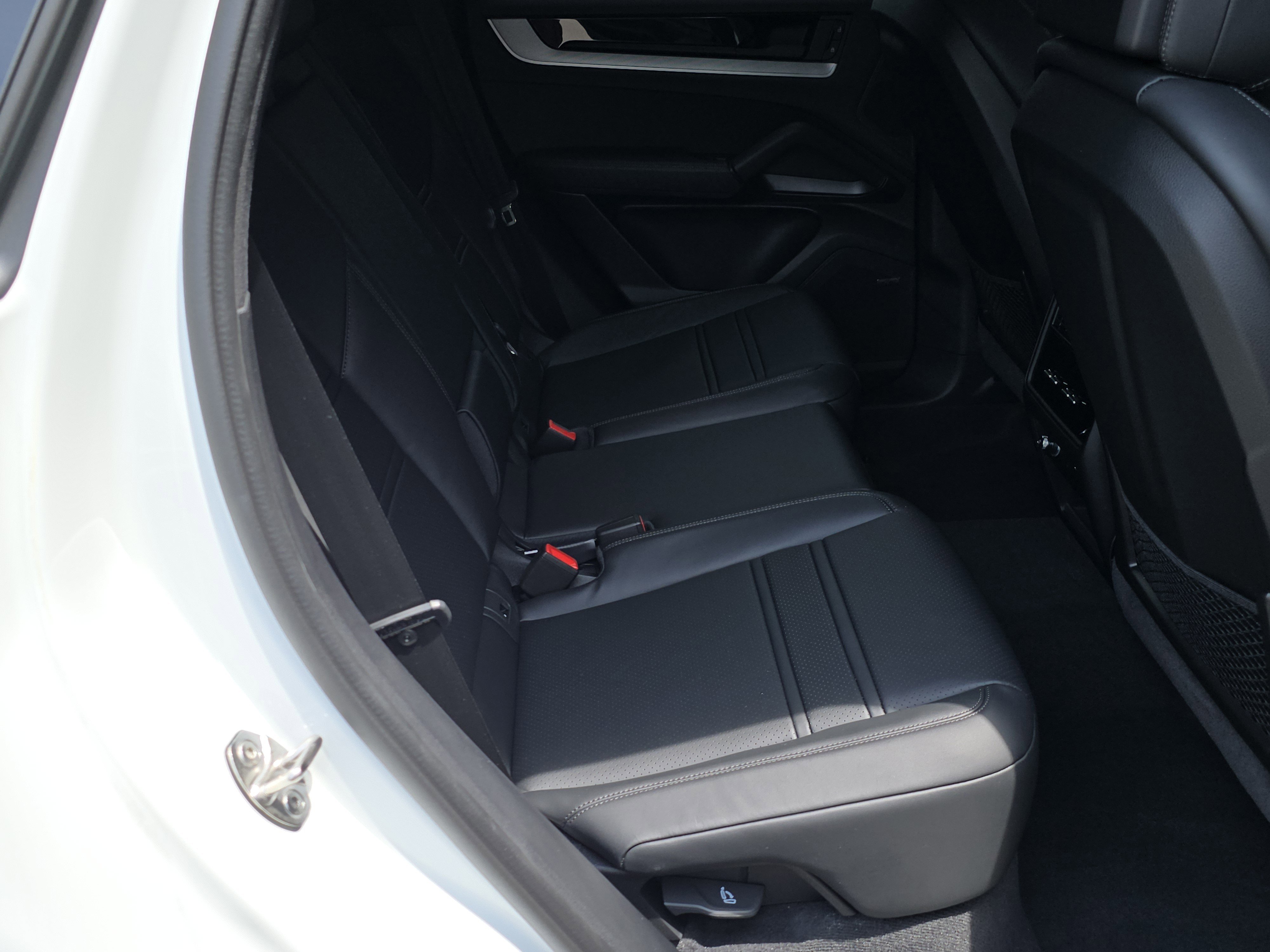 New 2025 Porsche Cayenne Coupe image 25